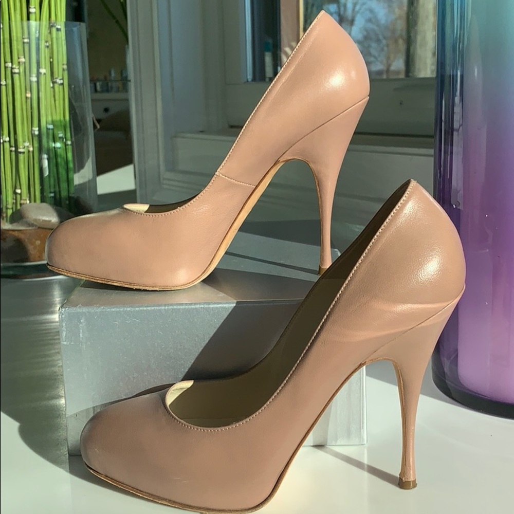 Brian Atwood nude heals